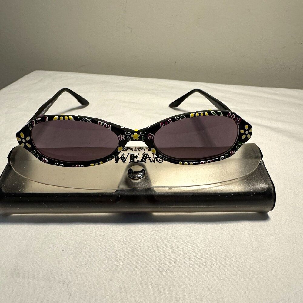 Art Wear Women's Hand Painted Floral Oval Sunglasses Black/Gray SRC700-6